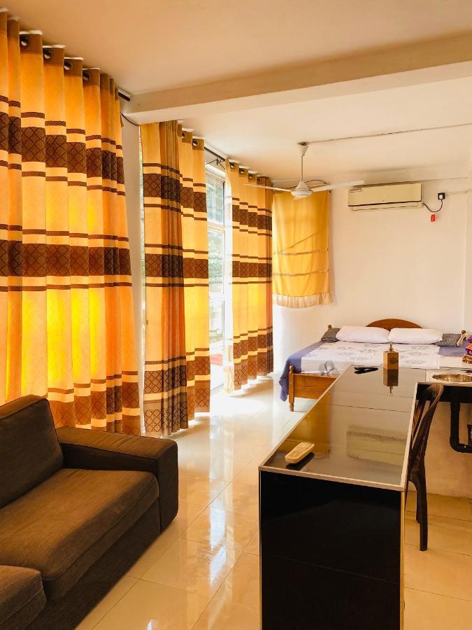 Air Vision 98 Hotel คาตุนายากา ภายนอก รูปภาพ